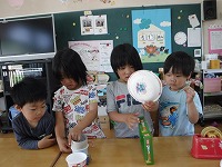 廃材で制作中です