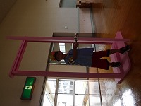 入場する男の子