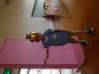 入場する男の子