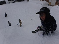 雪山に座っています