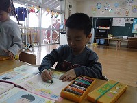 ご飯の色塗りしています