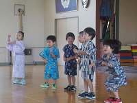 夏まつり踊り　もも組