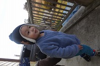 テラスの中をお散歩