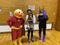 アンパンマンとバイキンマンの着ぐるみと記念撮影