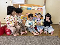 休んでいる子ども達