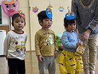 心の中にあるやっつけたい鬼さんを紹介している子ども