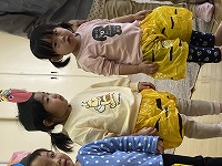 心の中にあるやっつけたい鬼さんを紹介している子ども