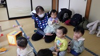 先生と遊んでいる