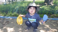シャベルでお山をつくったよ