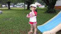 しゃぼん玉をふく女の子２