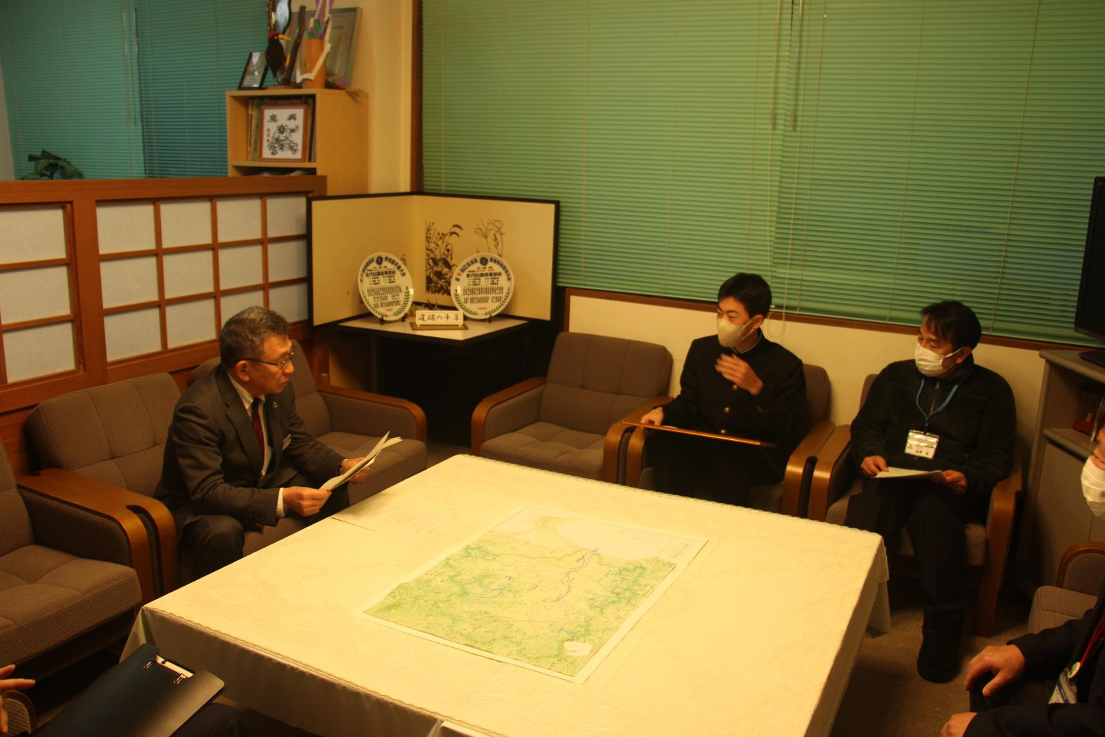 税についての作文」表彰式