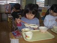 給食女の子２