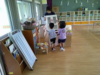 お掃除の後は荷物を元に戻します