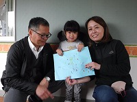裏に描いた作品を撮ってね！