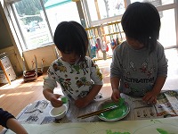 スポンジに絵の具ついたかな