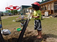 トイに水を流します