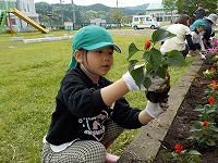 花植え女の子