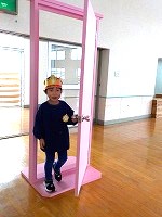 ドアから入場３