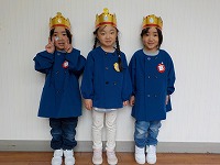 誕生児の三人