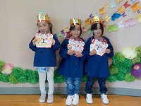 誕生児の三人