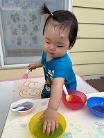 ゼリーの感触遊び