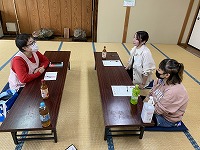 助産師と語り合うお母さん達