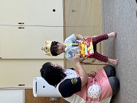 インタビューに答える子ども
