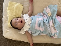眠っている女の子