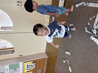 新聞紙遊び