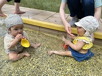 お友達と水遊び２ショット
