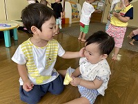 お話している子ども達