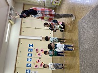 どうぶつたいそうを踊る子ども