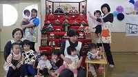 ０歳児ひなまつり集合写真