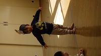 できるかなたいそうを踊っている子ども