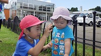お兄さんと女の子